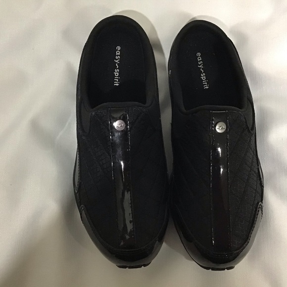 easy spirit black tennis shoes
